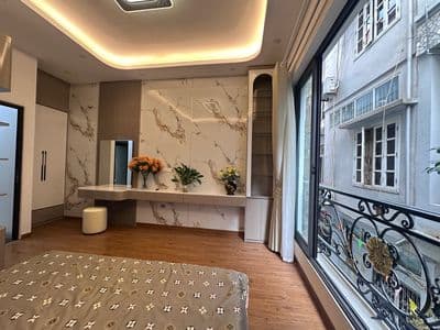 Bán nhà phố Tô Vĩnh Diện, 5T mới xây, thang máy, NT xịn, ô tô vào nhà