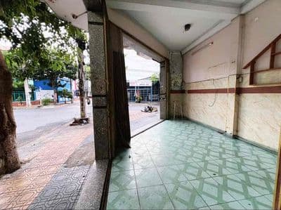 Cho thuê góc 2 mặt tiền- khu tên lửa sầm uất- kd mọi ngành nghề- 40m