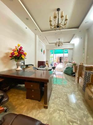 Nhà hẻm xe hơi Lạc Long Quân, Trệt 2 Lầu, 4x18m, nỡ hậu 8m