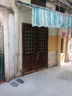 chính chủ nhà thuê nhà 2 tầng cũ tại trung tâm thành phố