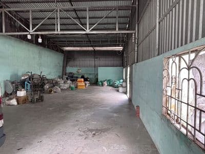 Cho thuê nhà kho 7.5x20m chân cầu vượt ql50 (đa phước cũ)