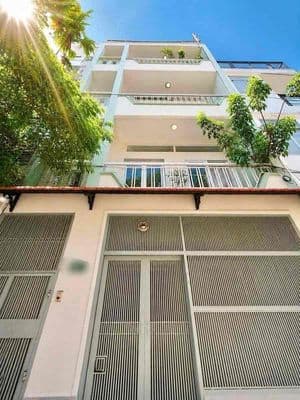Quận 10 Không Thiếu Nhà. Một Căn Ngang Gần 6m, Ô Tô Vào Nhà