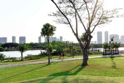 Nhà Mặt Hẻm 6m thông , cách trung tâm 1km , gần công viên