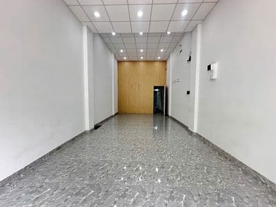 Mặt Tiền Phan Văn Trị 4x18m Trống Suốt 150m2 Có 1 Gác Có Sân Đậu Xe