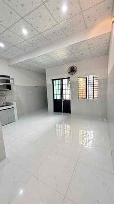 Cho thuê nhà đường phong bắc 9- gần sát thăng long