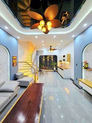 Nhà phố mới xây 4 tầng • Gần Chợ Long Trường | 5T