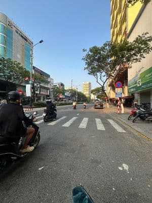 Cho thuê nhà nguyên căn mặt tiền huỳnh tấn phát – quận 7