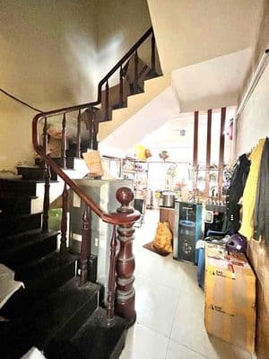 căn góc ngã tư 2 mặt kiệt oto ngay lưng Bến Xe, sẳn nhà 2 tầng đẹp