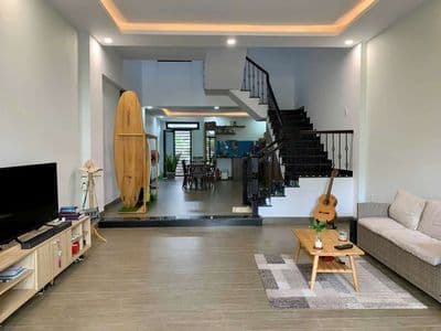 Nhà 3 tầng đường: trung lương - sân ô tô - view công viên
