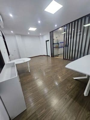 Chính chủ cho thuê văn phòng vuông vắn cực đẹp giá chỉ 8 triệu/tháng
