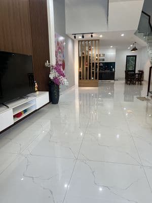Nhà nguyên căn vào ở ngay, đầy đủ tiện nghi