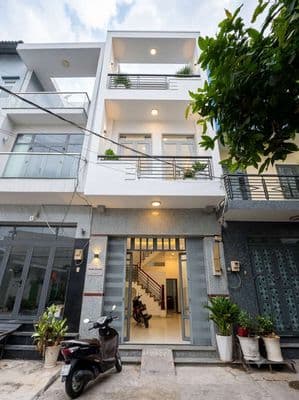 Hiếm. 4 x 14. 3 Tầng. Sân Thượng. 4pn. Đường 4m. Bình Trị Đông.