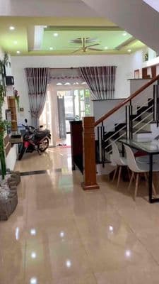 Cho thuê nhà 2 tầng an hoà - đường 7m5- gần chợ cẩm lệ