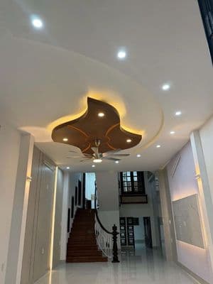 Cho thuê nhà 5 Tầng MT đường HẢI HỒ -Hải Châu. có 5PN giá 27tr/tháng
