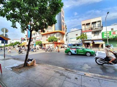 Nhà mặt tiền nhỏ xinh Lũy Bán Bích