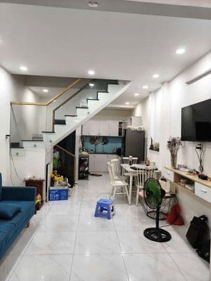 Sát MT Trần Quốc Tuấn, 50 m², 3 tầng, nhỉnh 5 tỷ.
