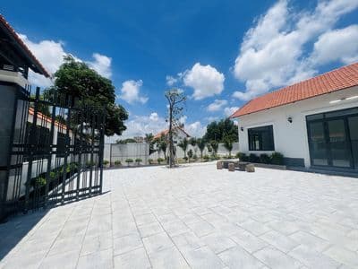 Nhà vườn rộng, siêu đẹp, chìa khoá trao tay, dọn vào ở ngay,có sẵn nhà