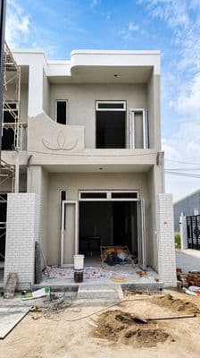 Nhà ngộp cần bán gấp. giá full 1,75 tỷ nhà lầu sổ riêng 3 phòng ngủ