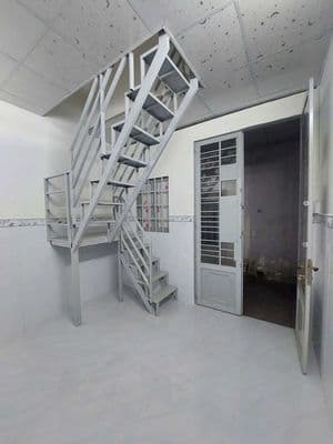cho thuê nhà đường Phạm Hùng C1 DT.3m5×5m5 } 1 lầu 1 phòng 2 toilet .