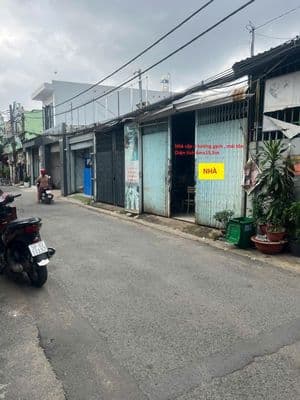 Bán Nhà mặt tiền Hẻm nhựa - đối diện bv quận 12