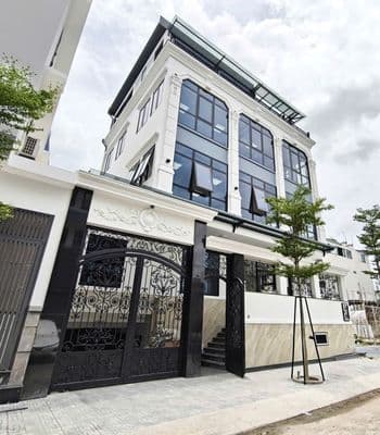 Cho thuê toà nhà mới xây gần đường trần não - có thang máy