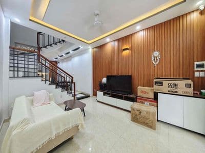 584 cho thuê nhà 3 tầng k53 đường 2 tháng 9