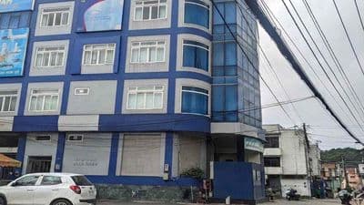 Toà nhà 1tr5 lầu kha vạn cân