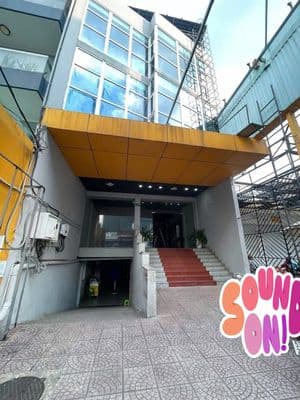 cho thuê nhà mặt tiền sầm uất Lê Văn việt