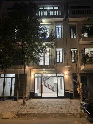 Nhà Mới 4 Tầng trục chính Đường D1 Lộ 30m Kdc Hồng Loan Block đầu