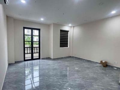 Cho thuê văn phòng sàn lầu 1, có hầm, thang máy, máy lạnh Cityland 12t