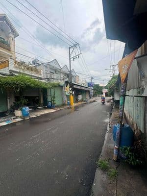 nhà lầu đường Nguyễn Thị Chạy