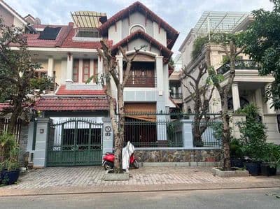 Cho thuê biệt thự phú mỹ quận 7, 4pn+ 4wc trệt lửng 2 lầu 50 triệu/ th