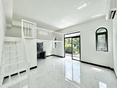 Ban công kính cực đẹp_cầu tham lương_trường chinh_đầy đủ nội thất