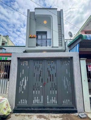 Nhà lầu 3 Ngủ mới đẹp, đầy đủ nội thất, gần Vincom Hùng Vương