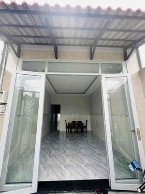 Nhà rộng 4*32. cấp 4 : 2pn 2wc. an ninh. thoáng mát