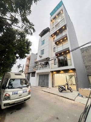 Nhà Thạch Bàn - Cổ Linh 50m x7T oto tránh full nội thất.