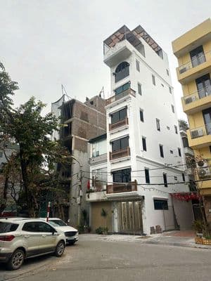 Nhà Tái định cư X6 Thạch Bàn 7T tháng máy hơn 16 tỷ
