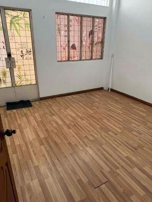cho thuê nhà 6X12 1 lầu 3 Phòng ngủ đường hẻm 127/ Âu Cơ, P.14, Q.11
