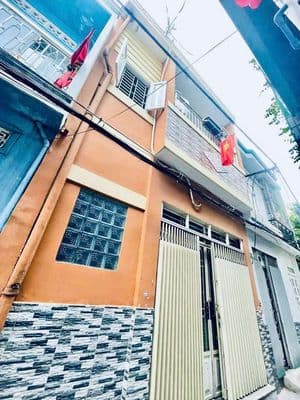 nhà gần mt vị trí đẹp 5,5x10 tr L 1 lầu 3pn ng. Văn Lạc bình thạnh