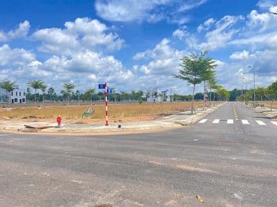 Cần Bán Lô Đất Khu Công Nghiệp VISP 2. Mặt Tiền 741. Sổ Sẵn Cầm Tay
