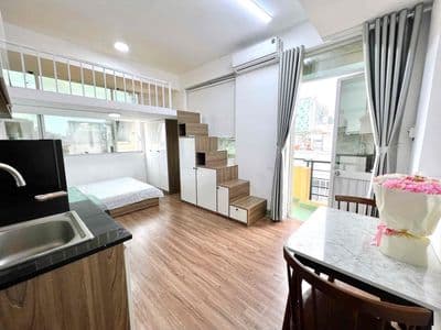 Duplex 30m2 - ban công - phòng rộng, thoáng mát - ngay ueh q10