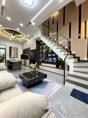 Nhà mới xây dựng còn thơm mùi sơn, 60m đất 5 tầng , An Phú Đông Q12
