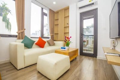 Cho thuê căn hộ dịch vụ 81 Linh Lang, nội thất mới, view siêu đẹp