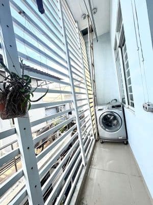 Cho thuê nhà MỚI TINH full Nội thất, 80m2, BT