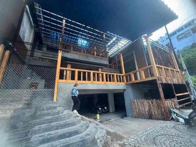 Cho thuê nhà hàng 4 tầng (ngang 14m) khu bàn cờ lê đại hành - giá 85tr