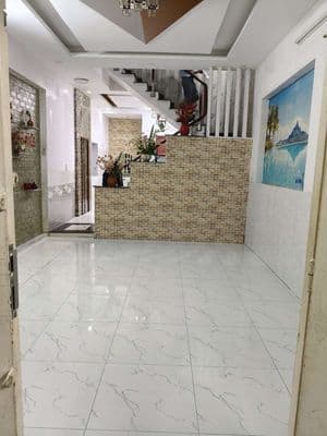 4x15m trệt lầu 3pn có máy lạnh hẻm 6m gần bãi ô tô