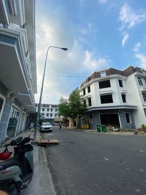 Thuê nhà tân uyên tp bình dương