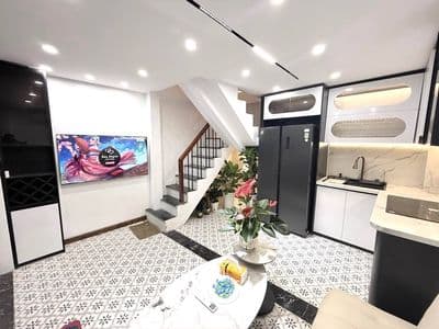 Bán nhà 5 tầng phố Bạch Mai, full nội thất, ô tô đỗ cổng