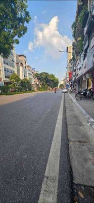 Nhà mặt phố Ba Đình, vỉa hè 3m, kinh doanh sầm uất