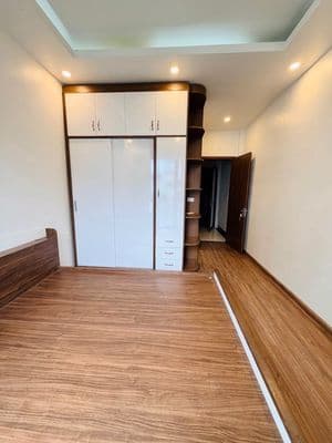 Nhà Bát Khối, Long Biên, 4 tầng, ô tô đỗ cửa - 7.1 tỷ